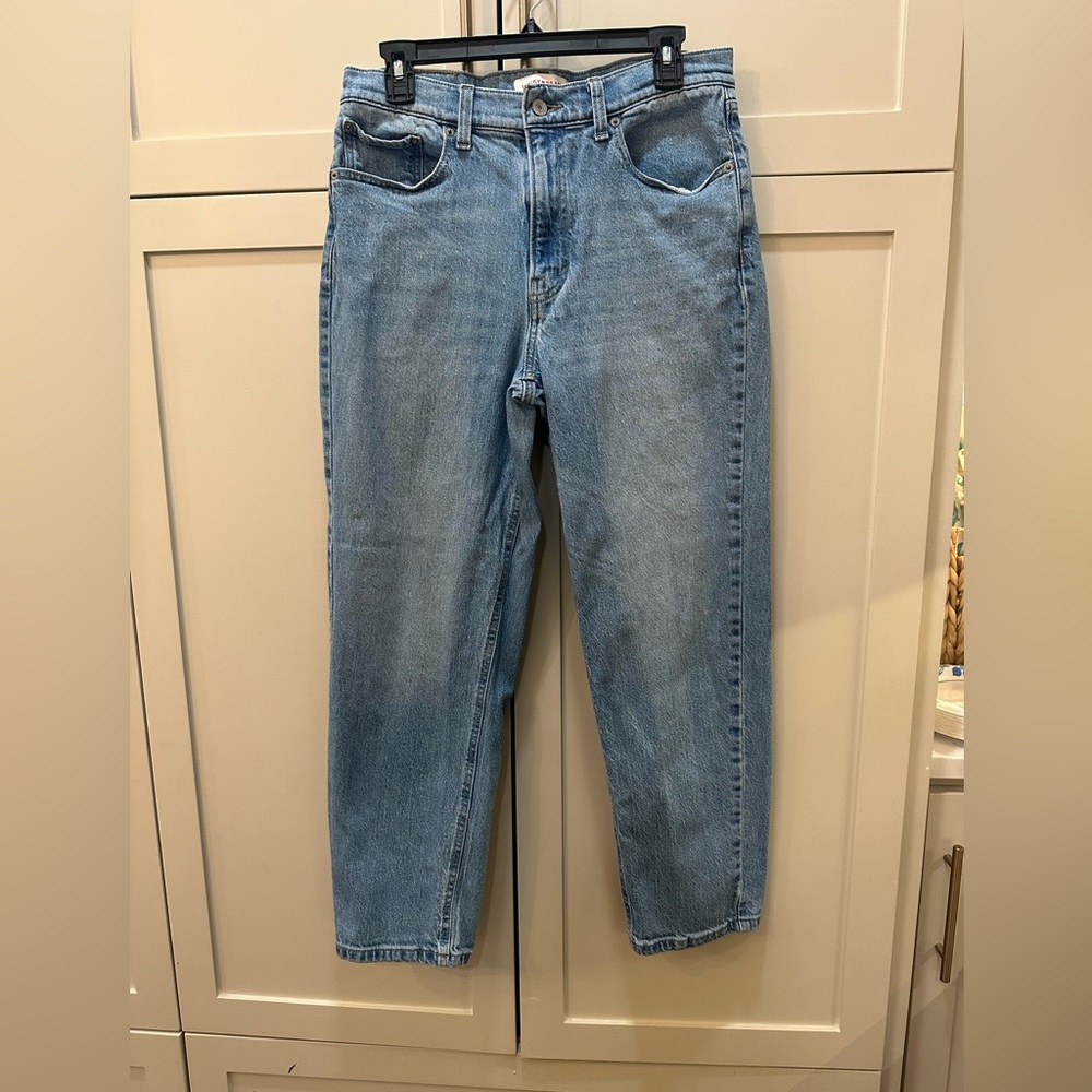 Lucky Brand Relaxed Fit Light Blue Jeans 10/30